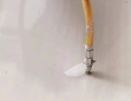 西秀瓷砖空鼓维修公司专业解答在瓷砖铺贴过程中，如果使用的砂料过粗（如全部使用了粗砂），可能会导致以下问题
